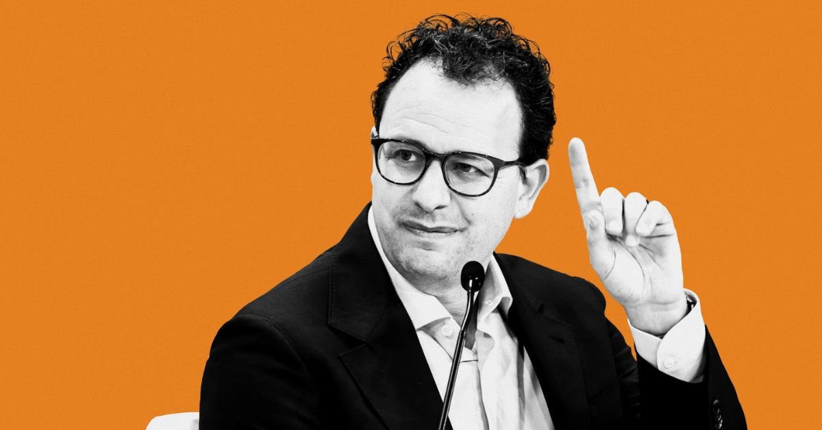 Anthropic Leads Agentic AI With Claude Agent Swarms